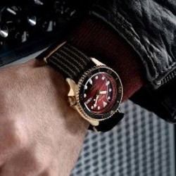 Часы Seiko BRIAN MAY RED SPECIAL Limited Edition - фото 5