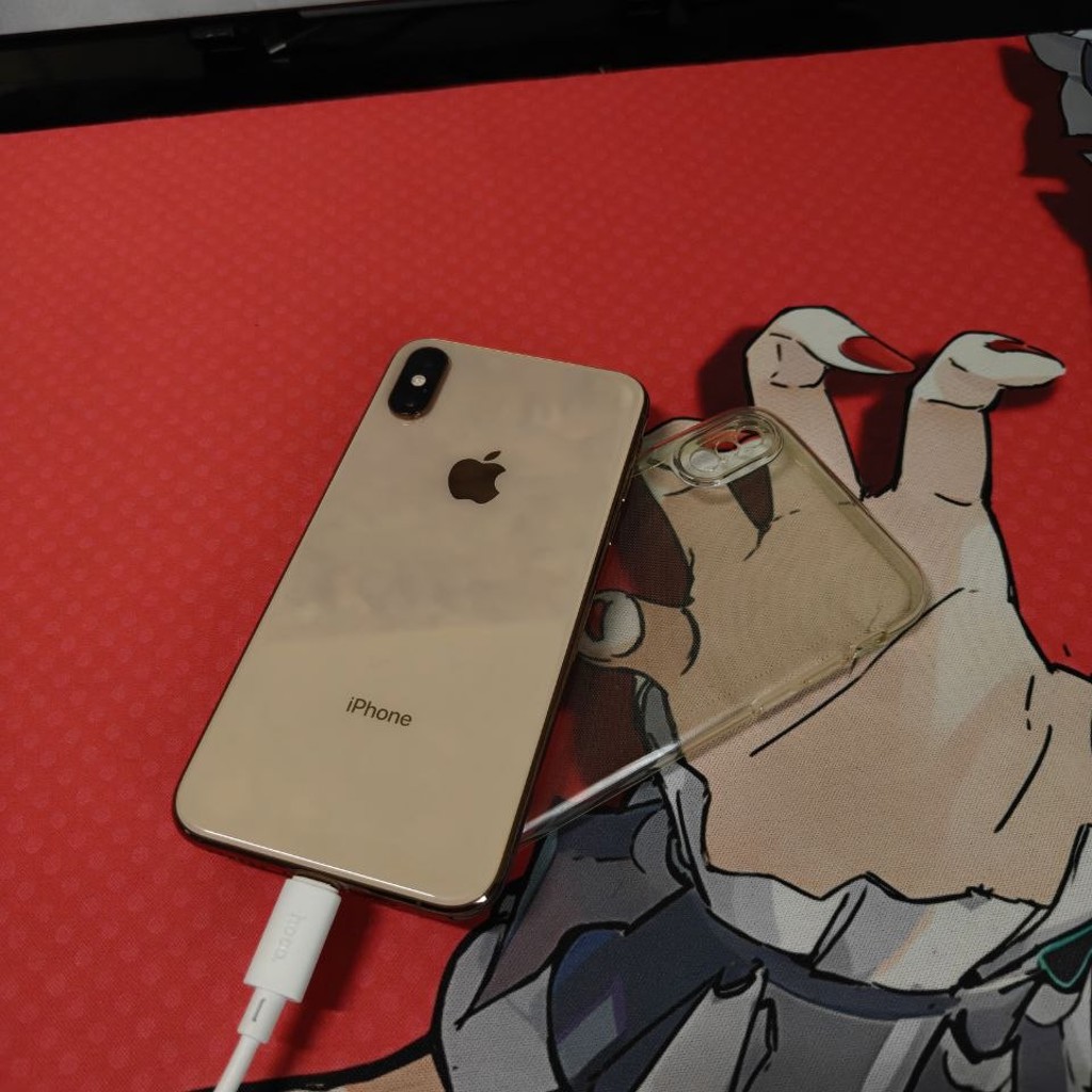 IPHONE Xs 64gb gold