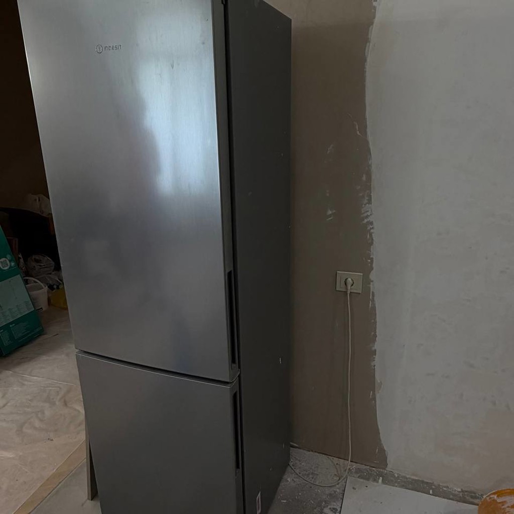 Холодильник Indesit