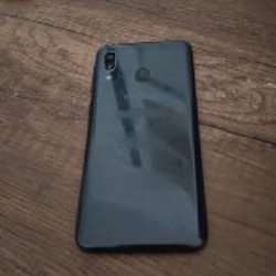 Samsung Galaxy A20e - фото 3