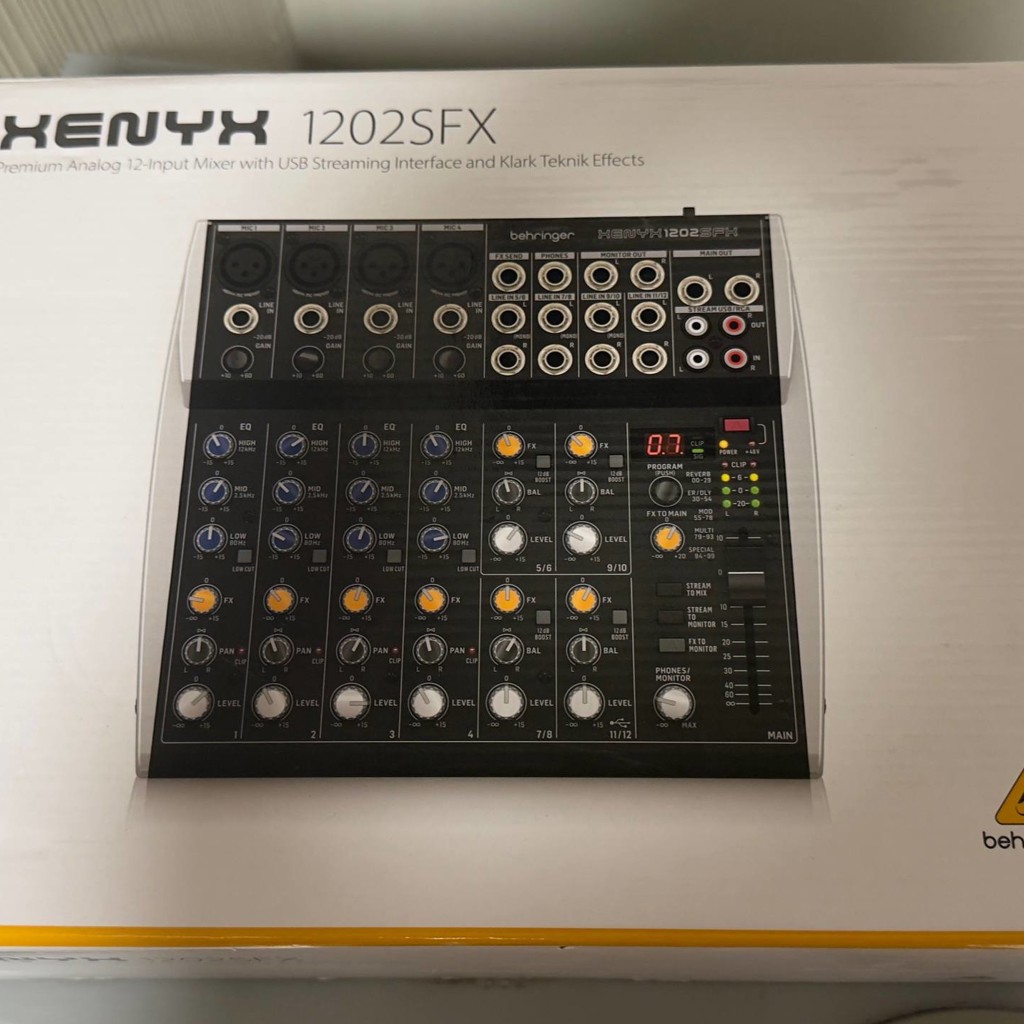 Микшерный пульт Behringer Xenyx 1202SFX