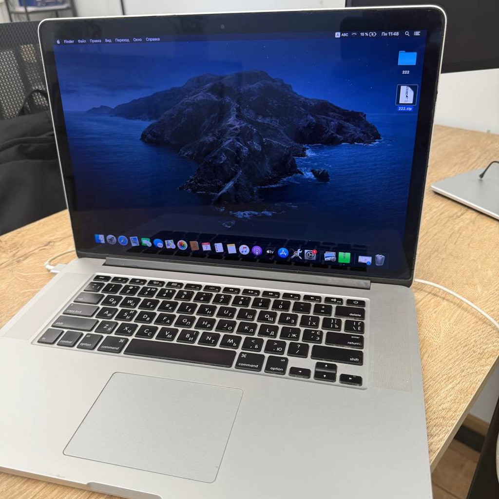 MacBook Pro 15,4 Retina