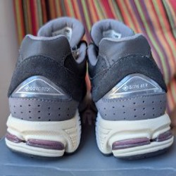 Женские кроссовки New Balance 2002 GORE-TEX - фото 4