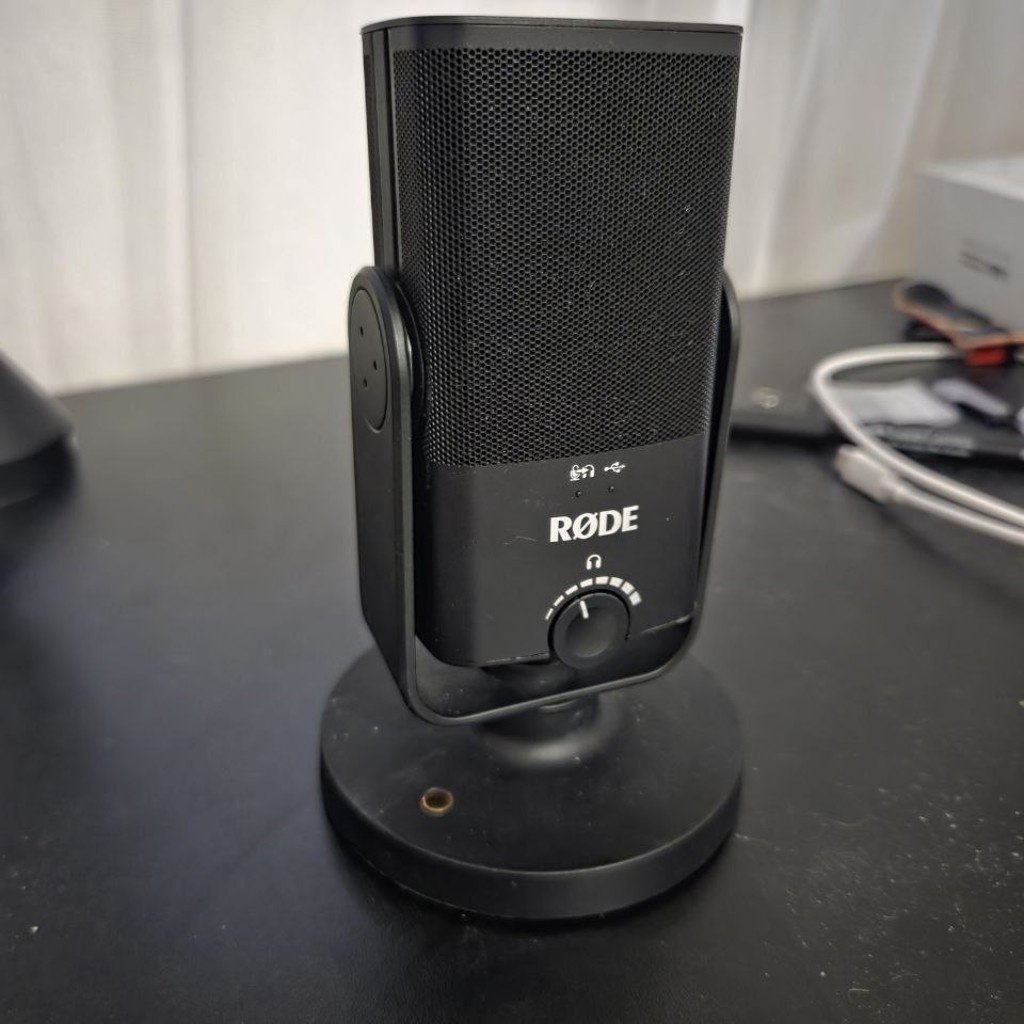 Микрофонная стойка-пантограф RØDE
