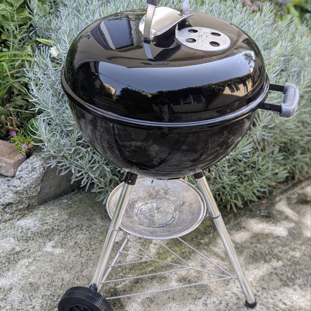 Гриль-барбекю WEBER 47см