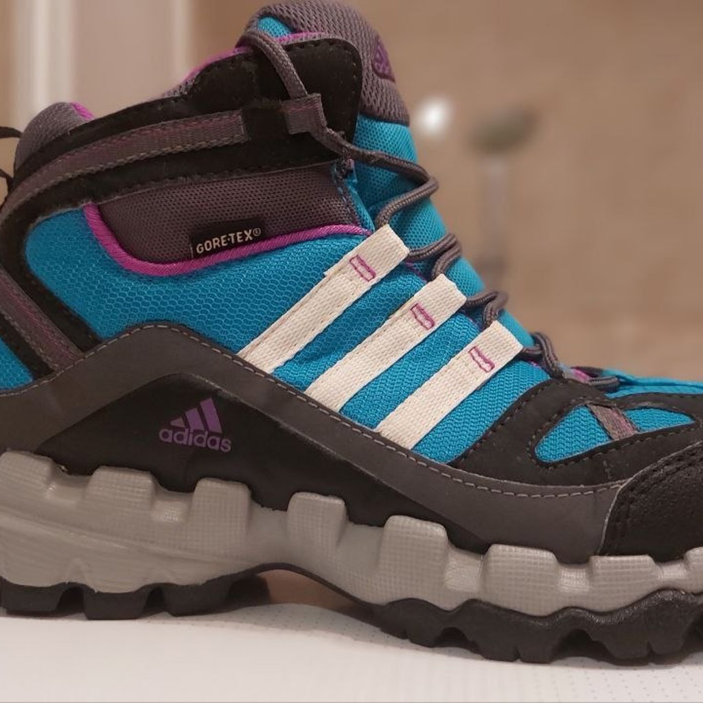 Кроссовки Adidas