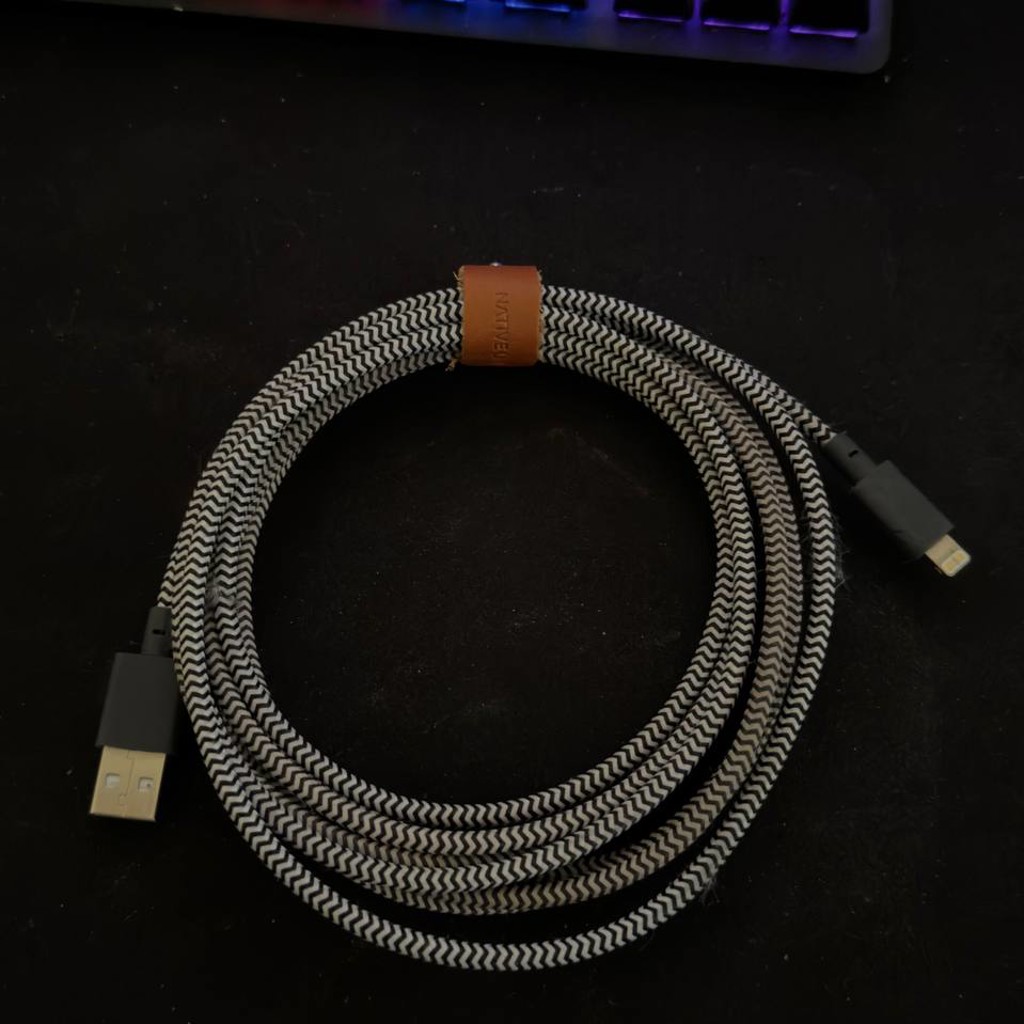 Кабель Apple iPhone