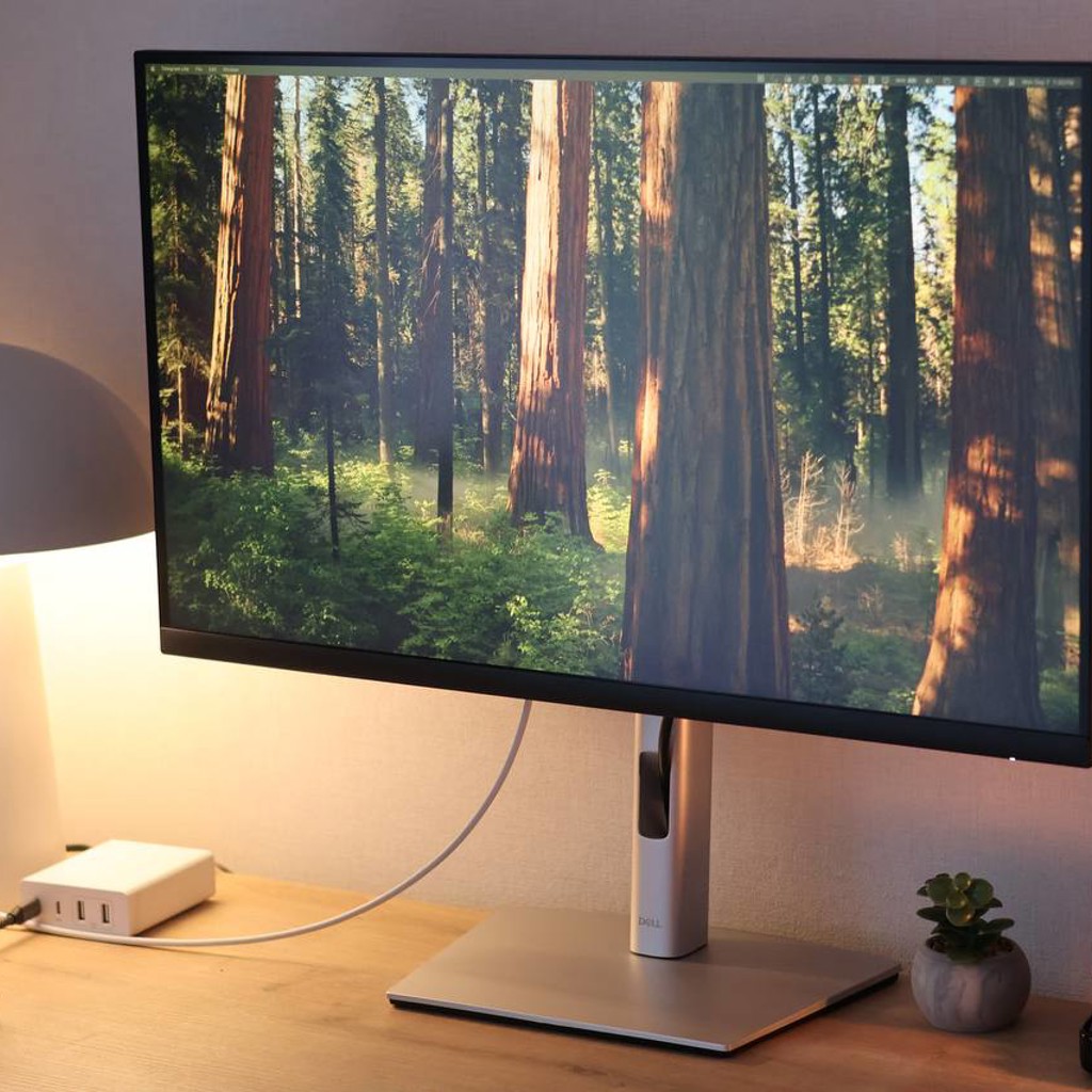 Монитор Dell P2723QE