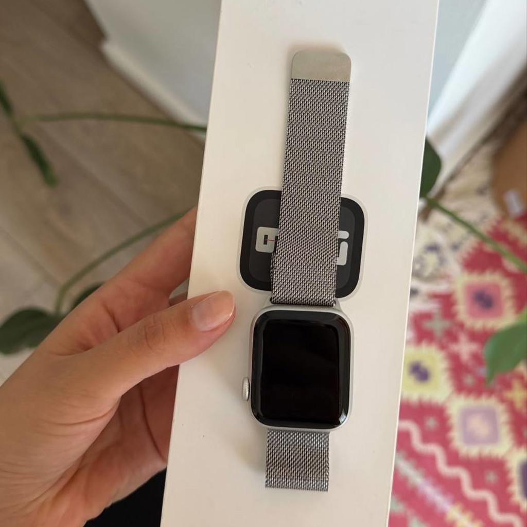 Apple Watch SE (2nd gen, GPS)