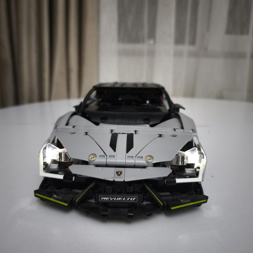 LEGO technic Lamborghini Revuelto Super Sports Car 42214