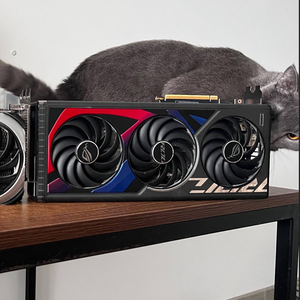 ASUS ROG Strix RTX 4070 Ti OC