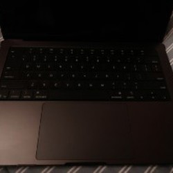 MacBook Pro 14' (M5, 2025) - фото 4