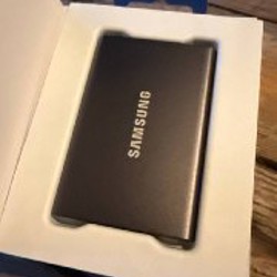 Samsung Portable SSD T7 - фото 2