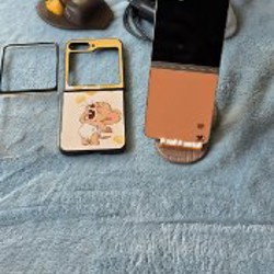 Samsung Galaxy Z Flip6 - фото 2