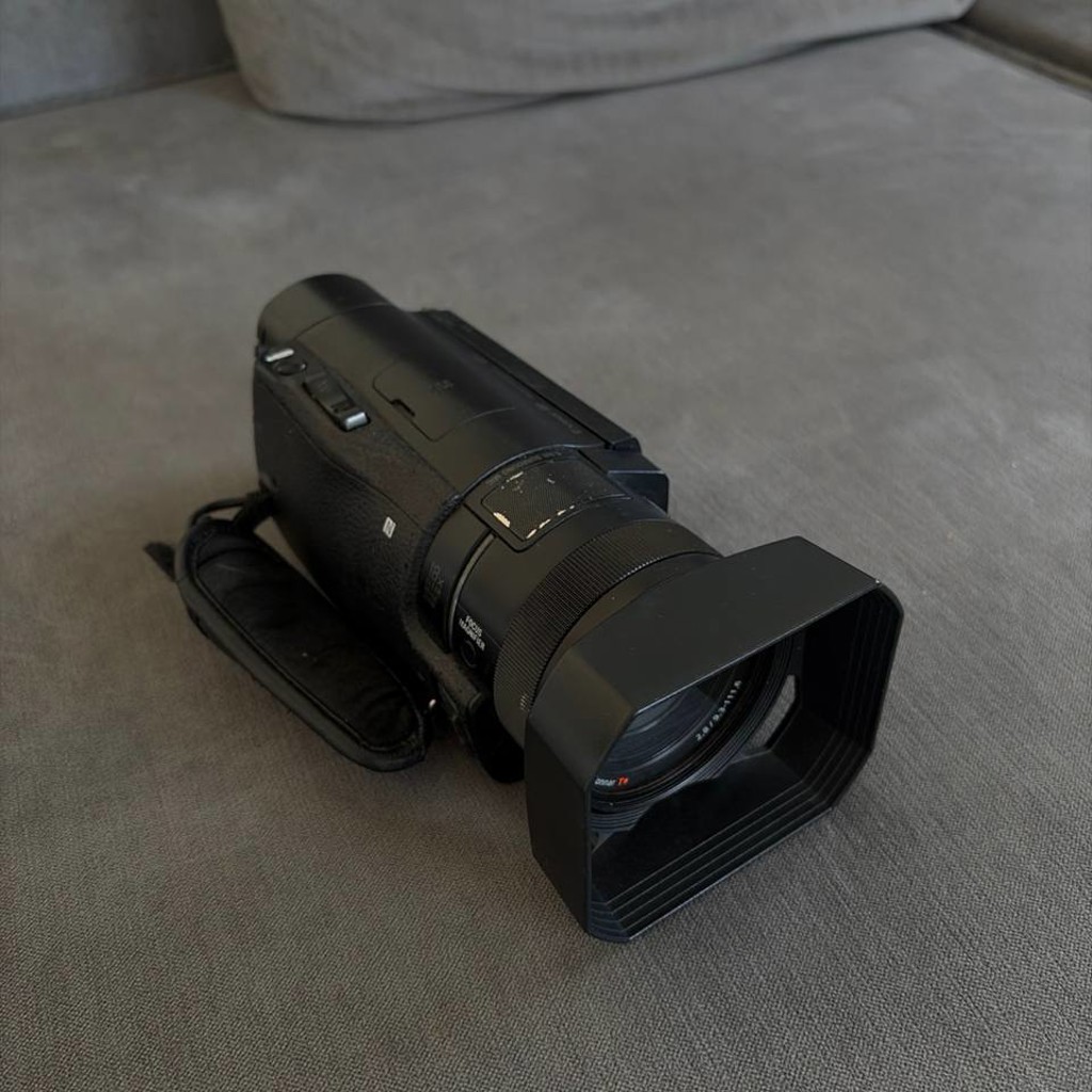 Видеокамера Sony camcorder ax100