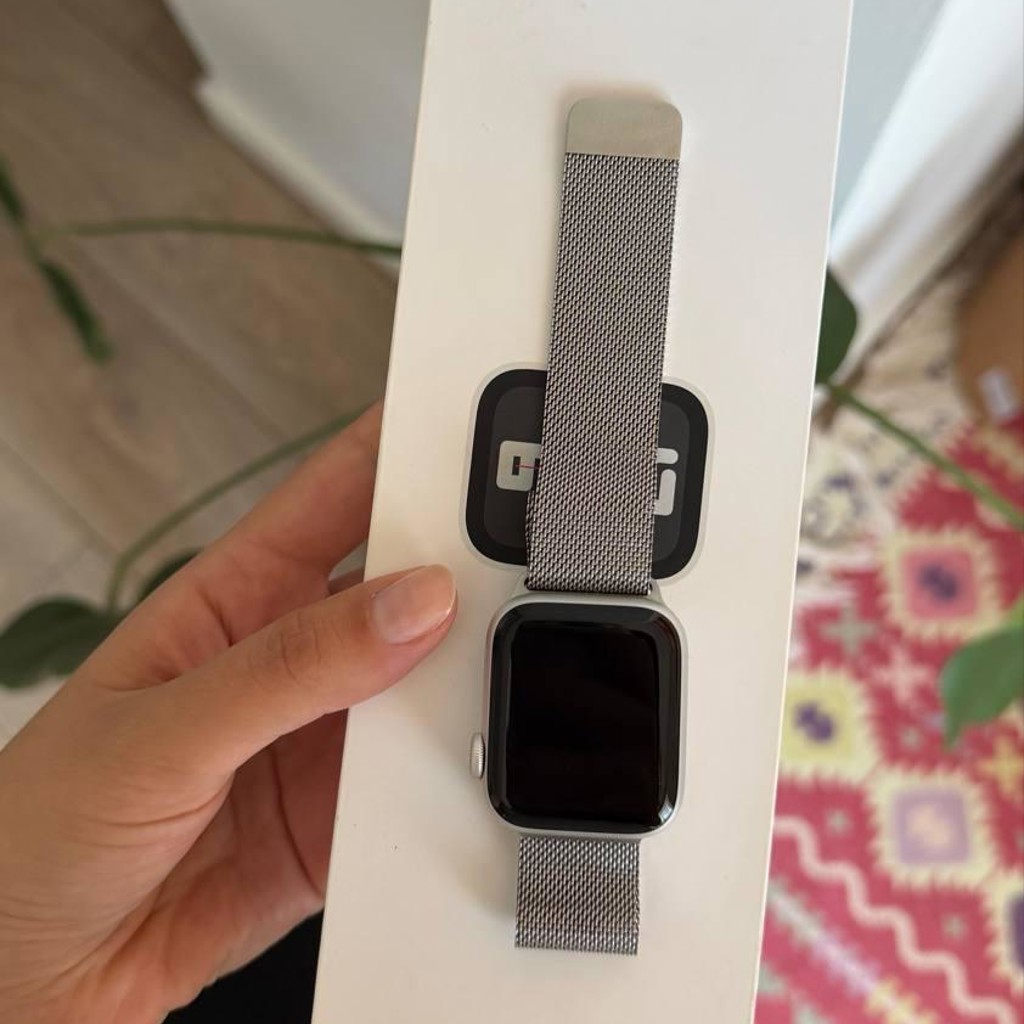 Apple Watch SE (2nd gen, GPS)