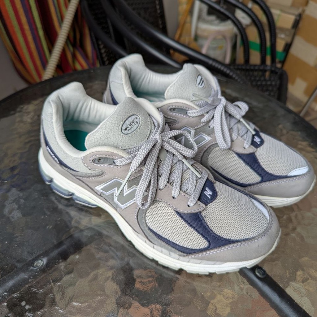 Кроссовки New Balance 2002