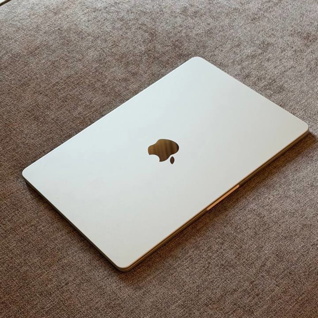 MacBook Air M2 Silver
