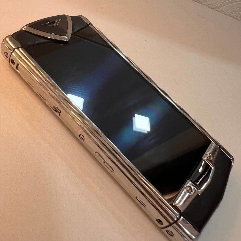 Телефон Vertu Constellation T
