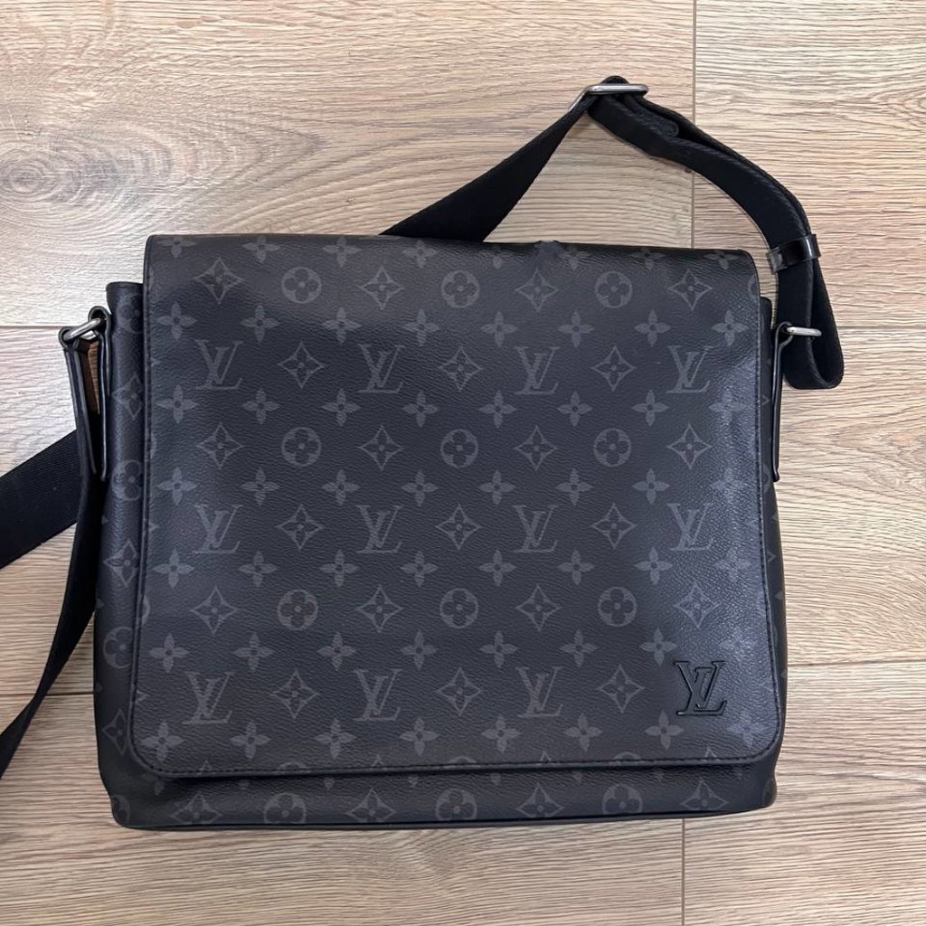 Сумка Louis Vuitton District MM