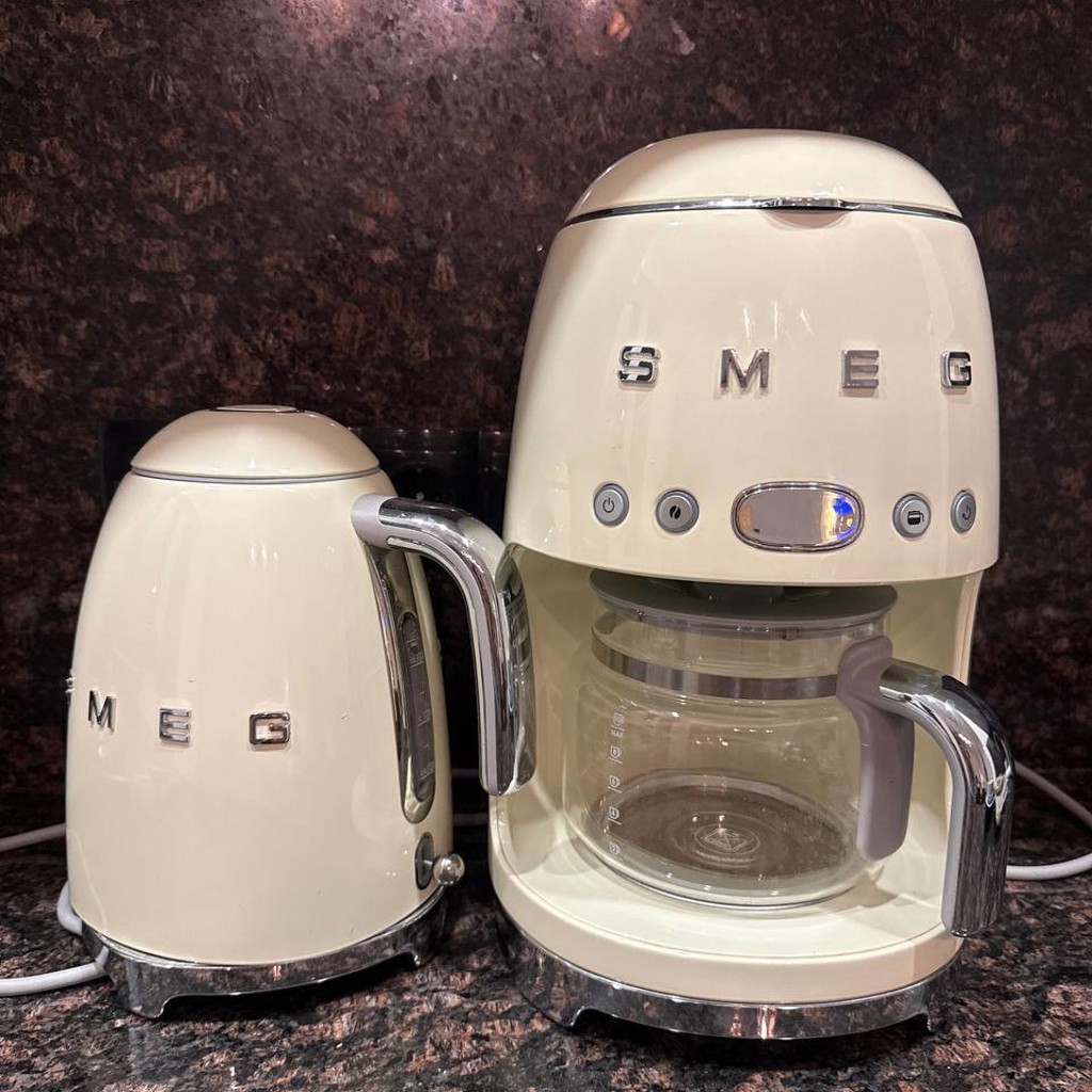 Чайник и кофеварка SMEG