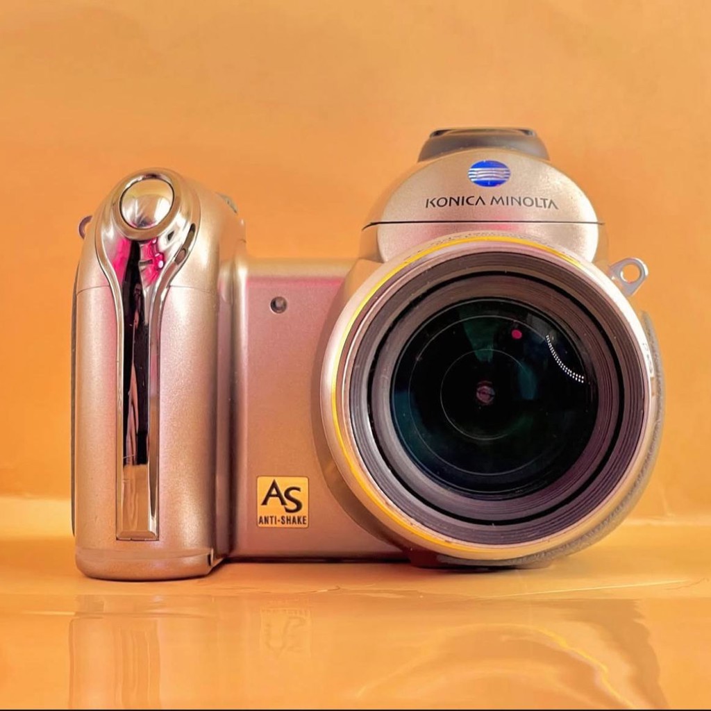 Monolta dimage z6-silver