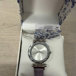 Часы Laura Ashley - фото 1