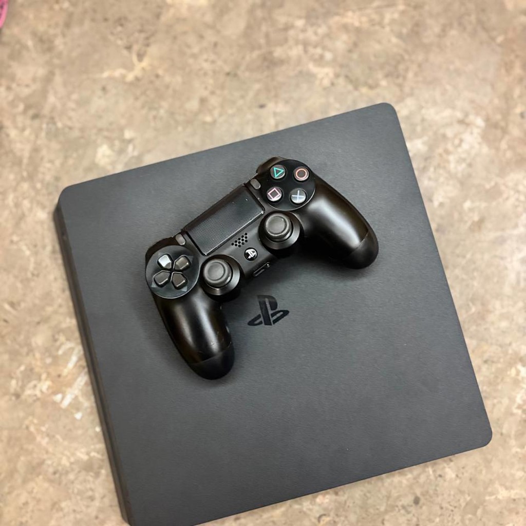 PS4 Slim