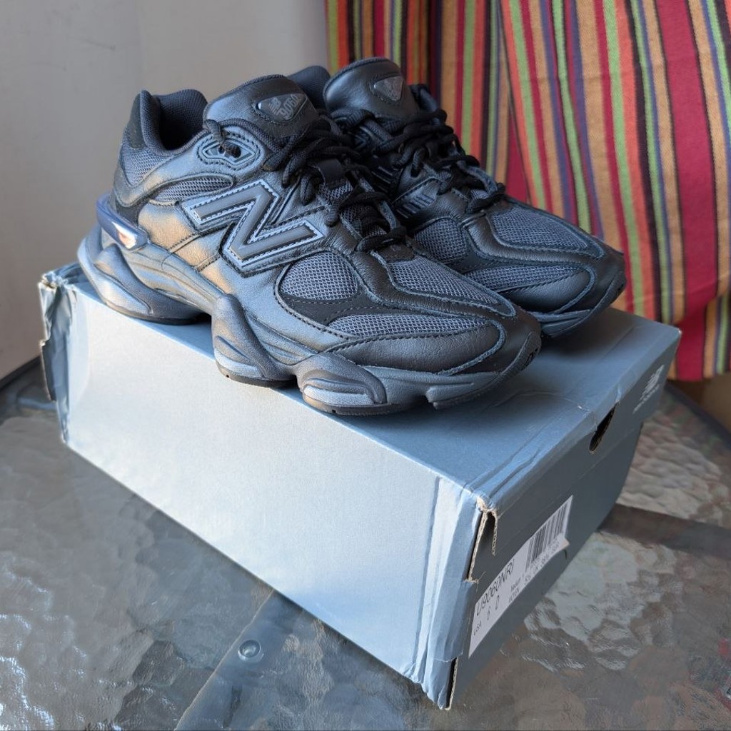 Женские кроссовки New Balance 9060