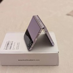 Samsung Z Flip 4 - фото 2