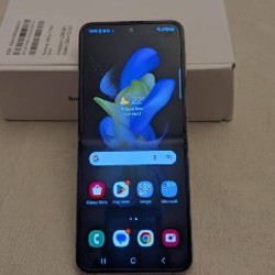 Samsung Z Flip 4 - фото 3