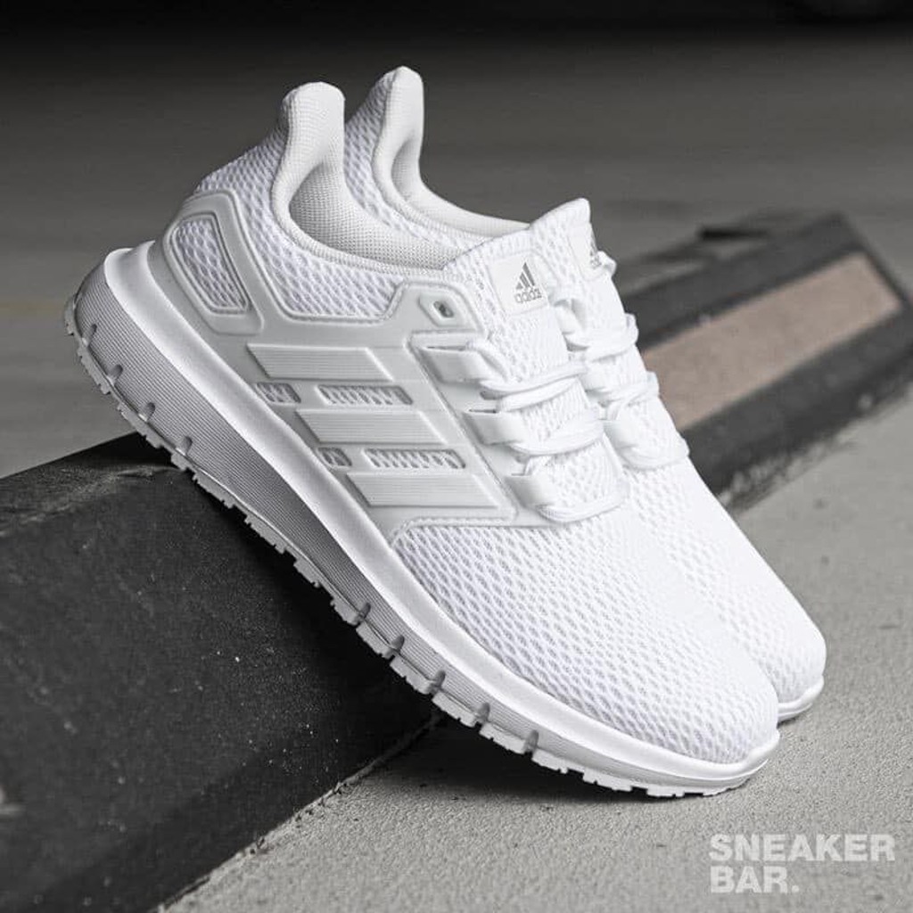 Беговые кроссовки Adidas Ultimashow