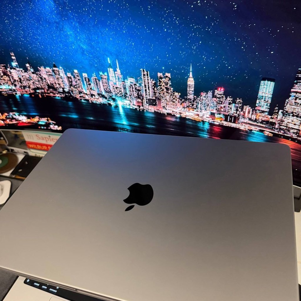 MacBook M1 Pro 16' (16/512GB)