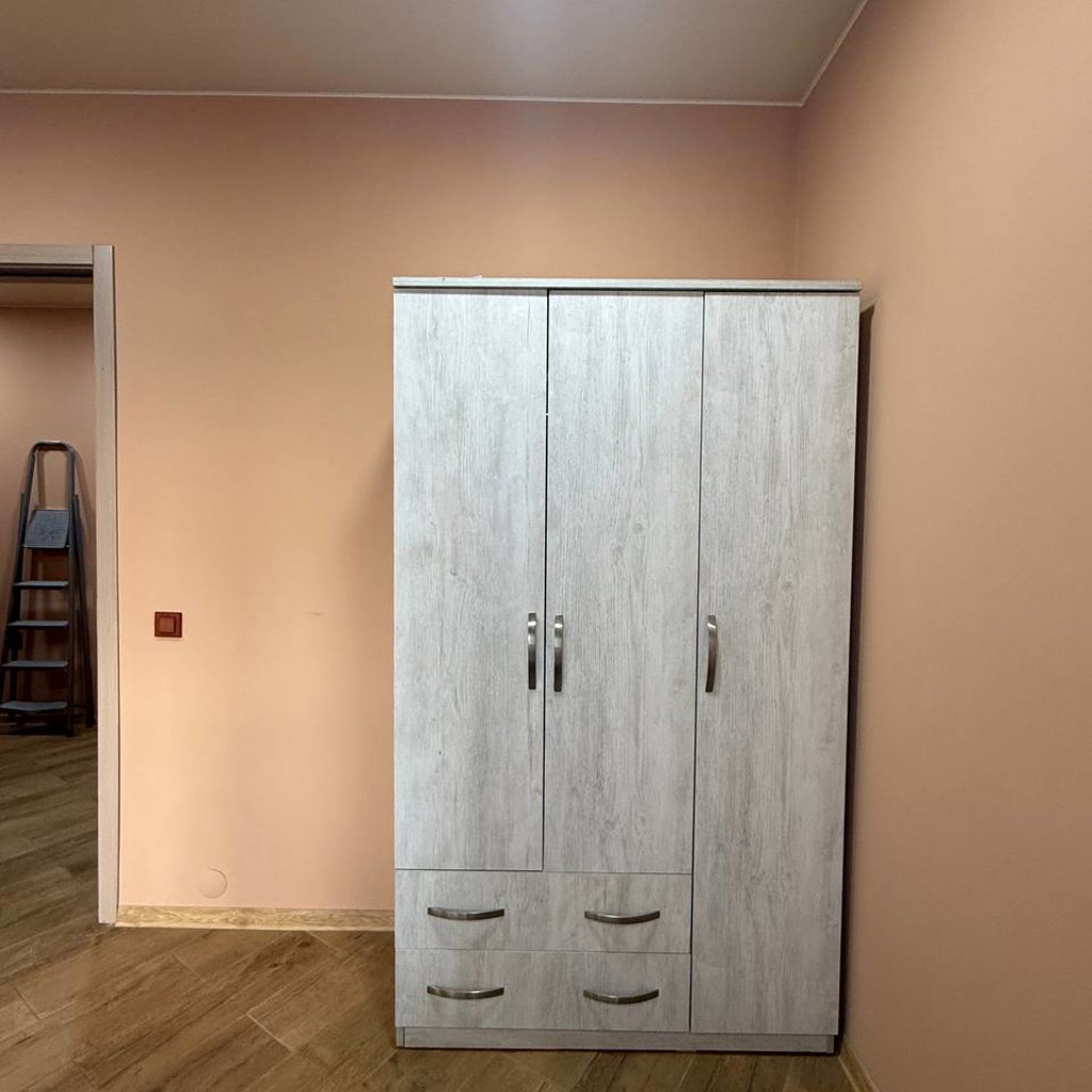 Шкаф