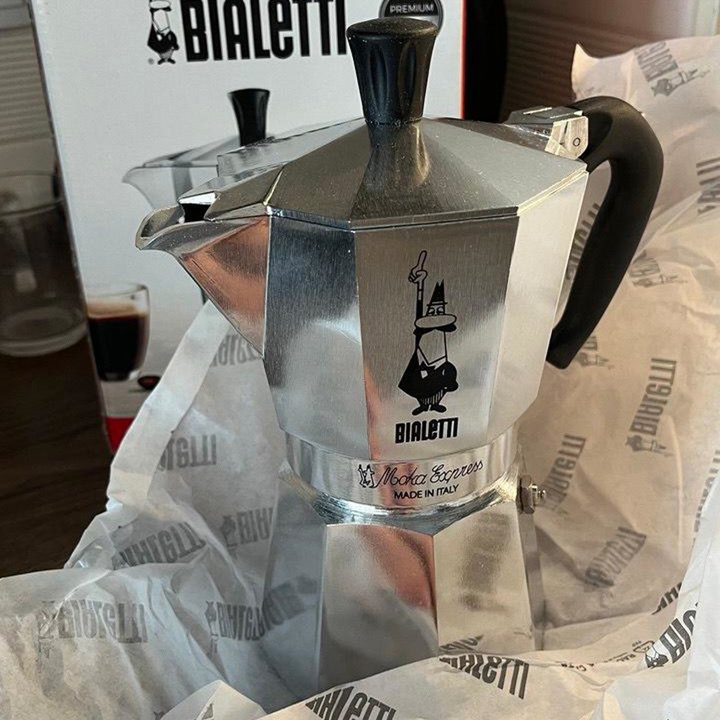 Гейзерная кофеварка Bialetti Moka Express 6 cup