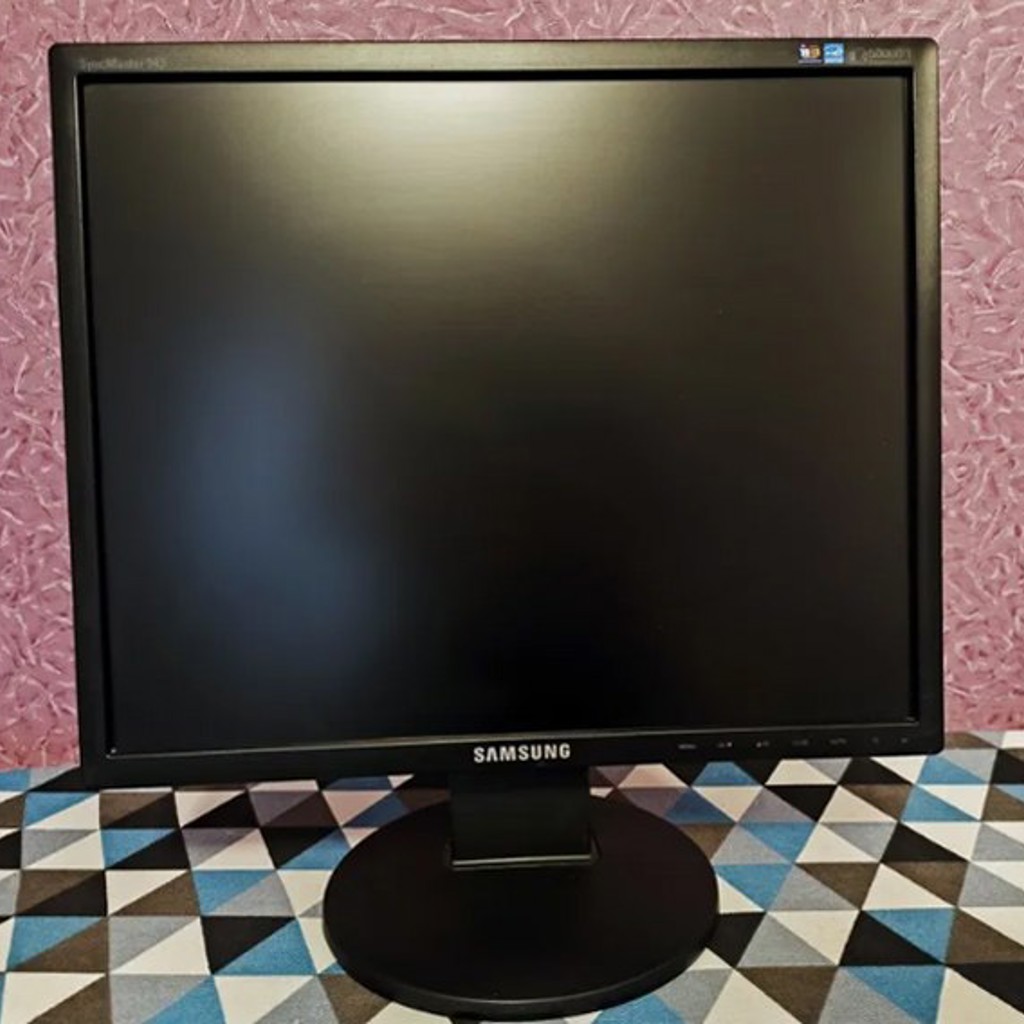 Монитор Samsung 943N