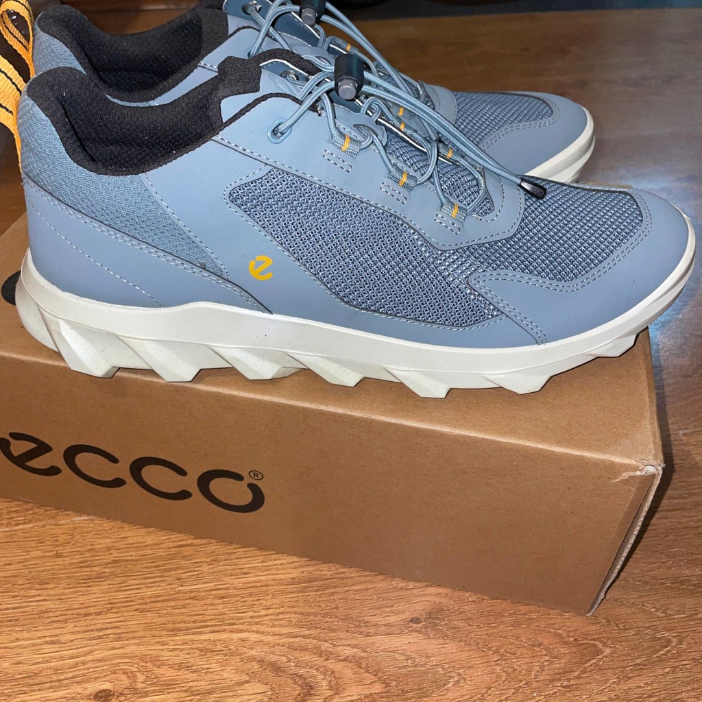 Кроссовки ECCO