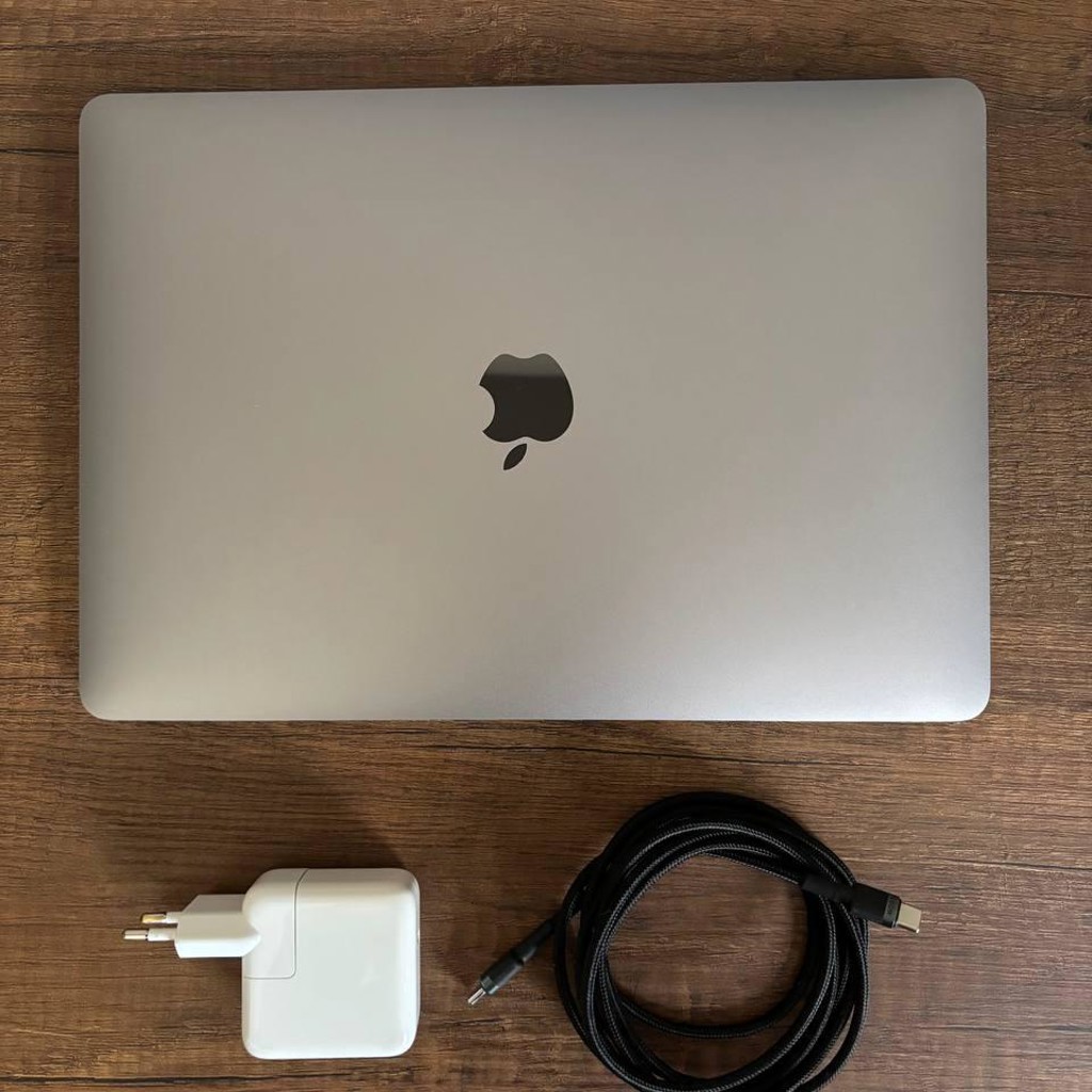 Apple MacBook Air 13' (M1, 2020)