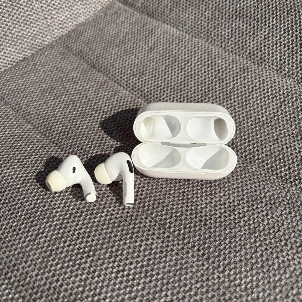 Наушники Apple AirPods Pro 1 поколения