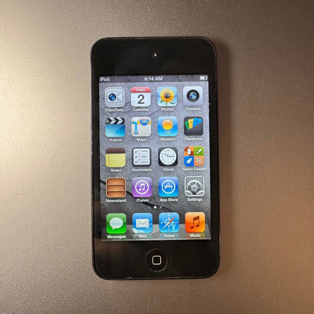 Apple iPod touch 4