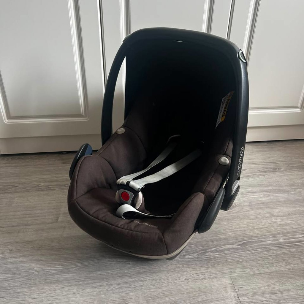 Автолюлька Maxi-Cosi Pebble Plus i-Size