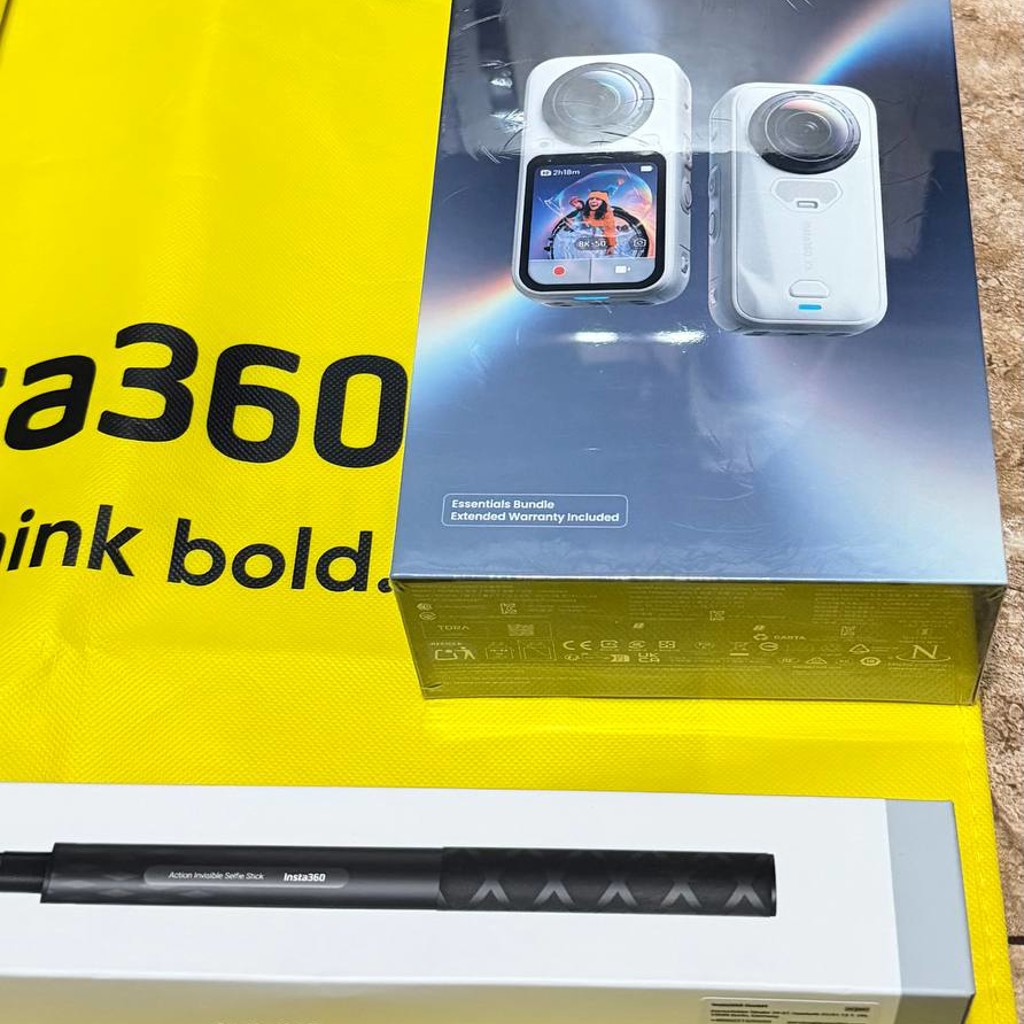 Insta360 X6