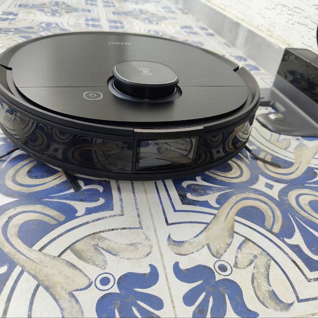 Моющий робот пылесос ECOVACS DEEBOT OZMO T8 AIVI