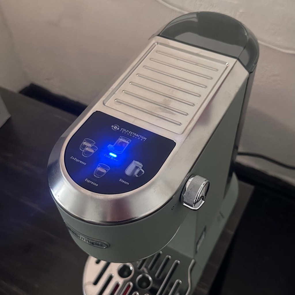 Кофе машинка DeLonghi
