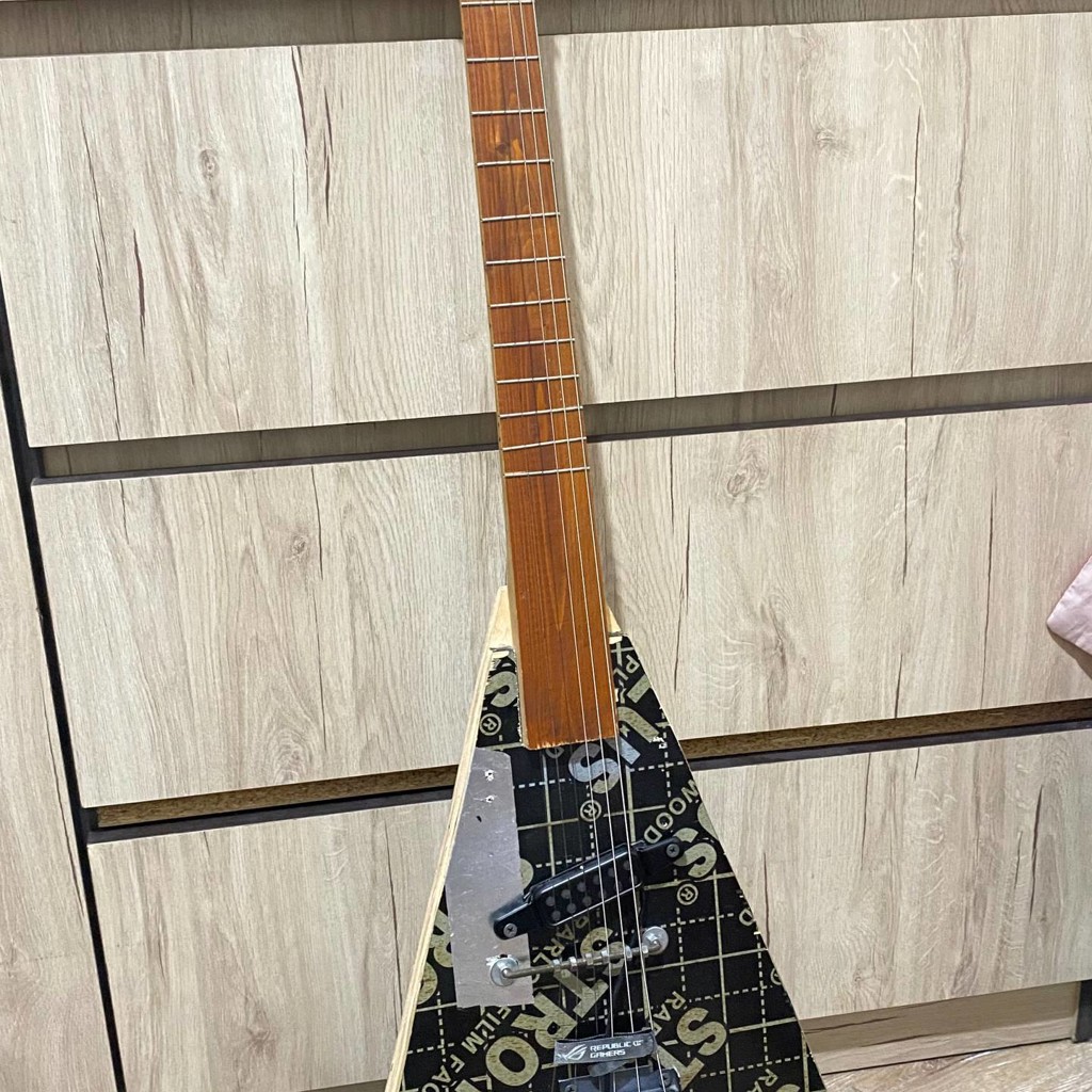 Гитара Flying V 2024