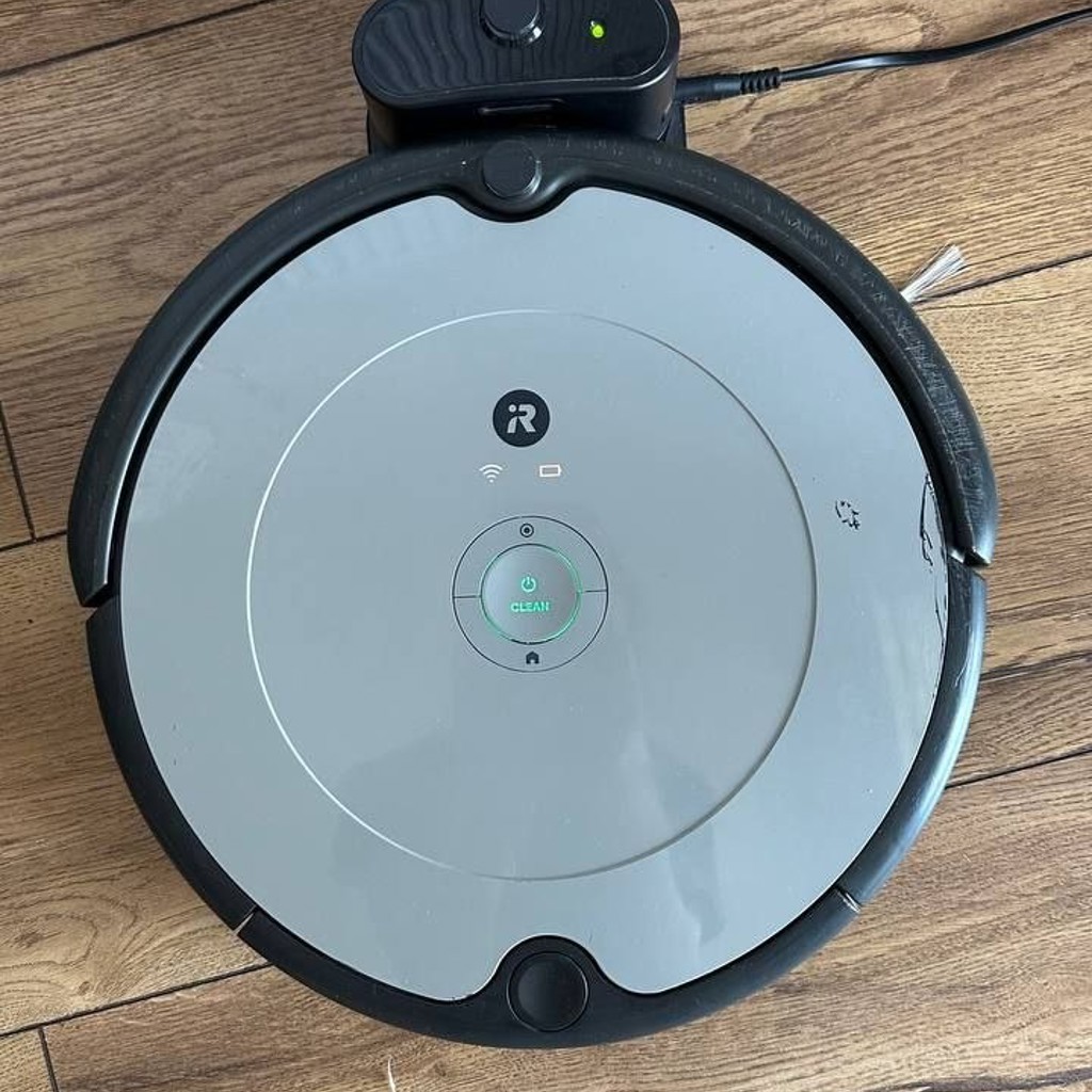 Робот-пылесос iRobot Roomba 698