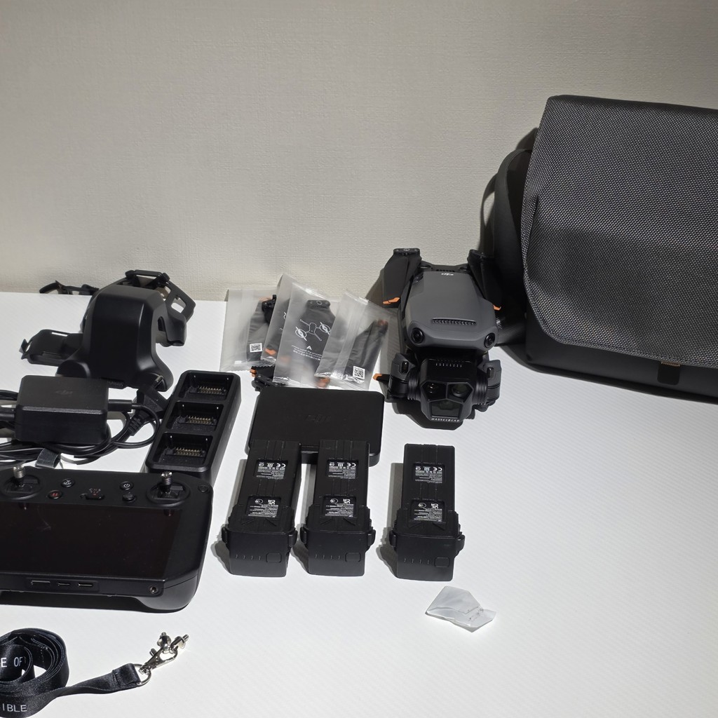 Mavic 3 Pro Fly More Combo (RC PRO)