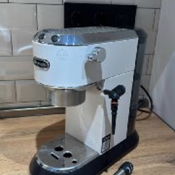 Кофемашина рожковая DeLonghi Dedica EC685 - фото 3