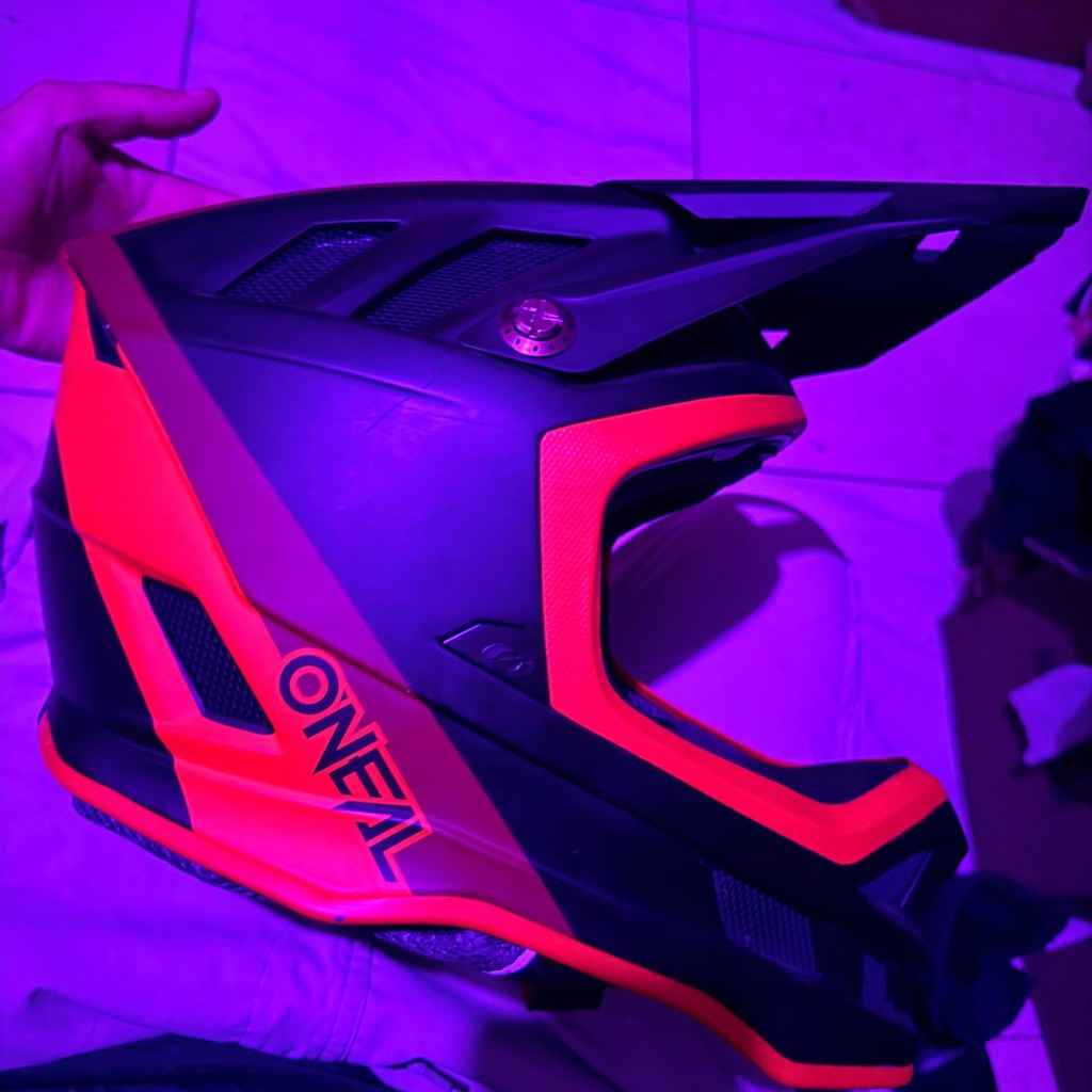 Шлем BLADE Hyperlite CHARGER V.⁠22 Red / Orange