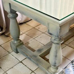 Деревянный стол со стеклянной столешницей - фото 2